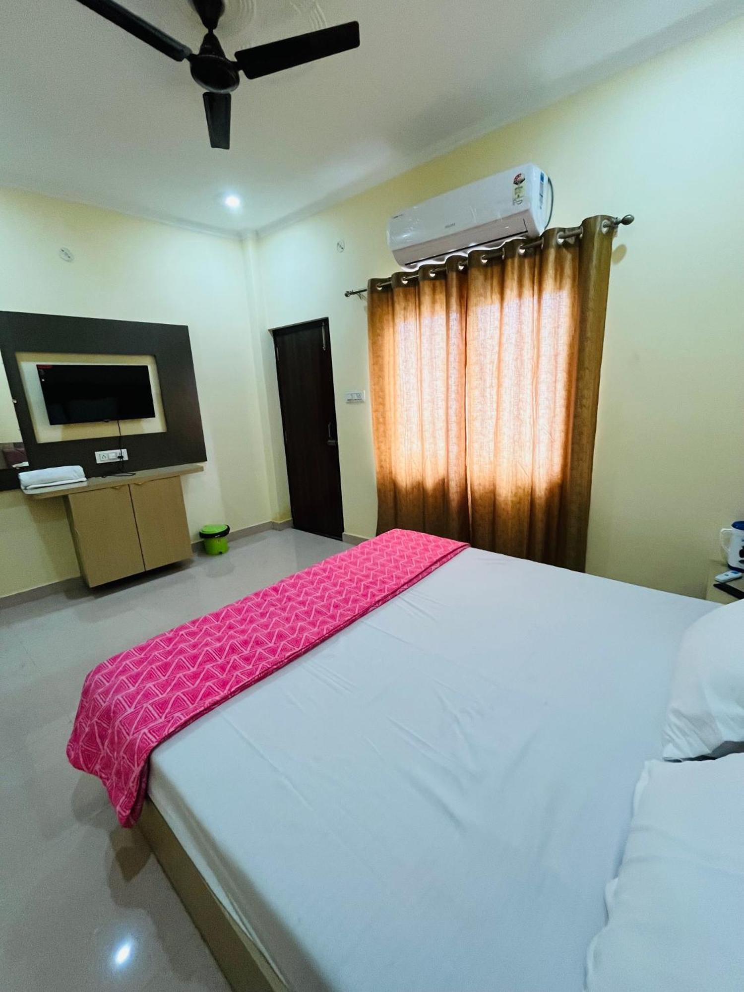 Guest house River View Paying